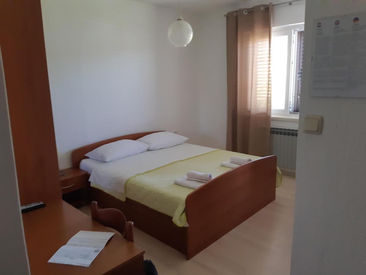 Double Room Jakisnica 4160D Lun  Luaran gambar